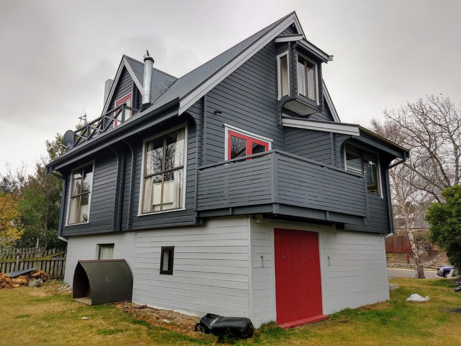 Lakeside Painting expert exterior house painting in Queenstown, showcasing durable weatherproof finishes