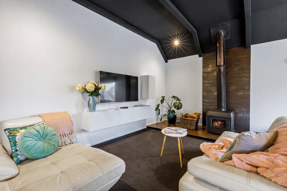 Lakeside Painting professional interior painting service in Queenstown, featuring stylish color schemes and flawless finishes